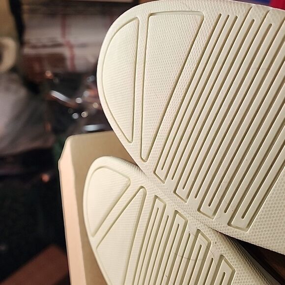 Men's Madden M Landen shoe  size 9 NWOT in box - Picture 8 of 8